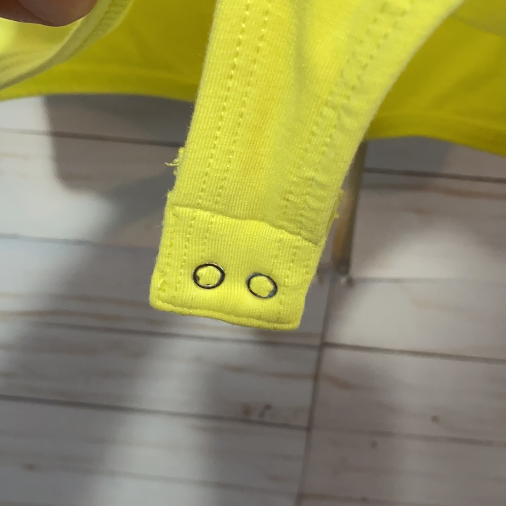 Guess Los Angeles Women’s Lemon Triangle Logo Bodysuit - Picture 7 of 16